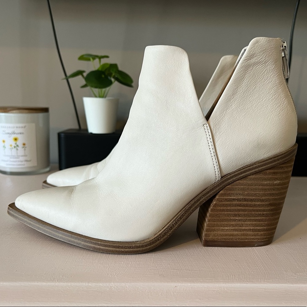 Vince Camuto Gigietta Leather Heeled Booties